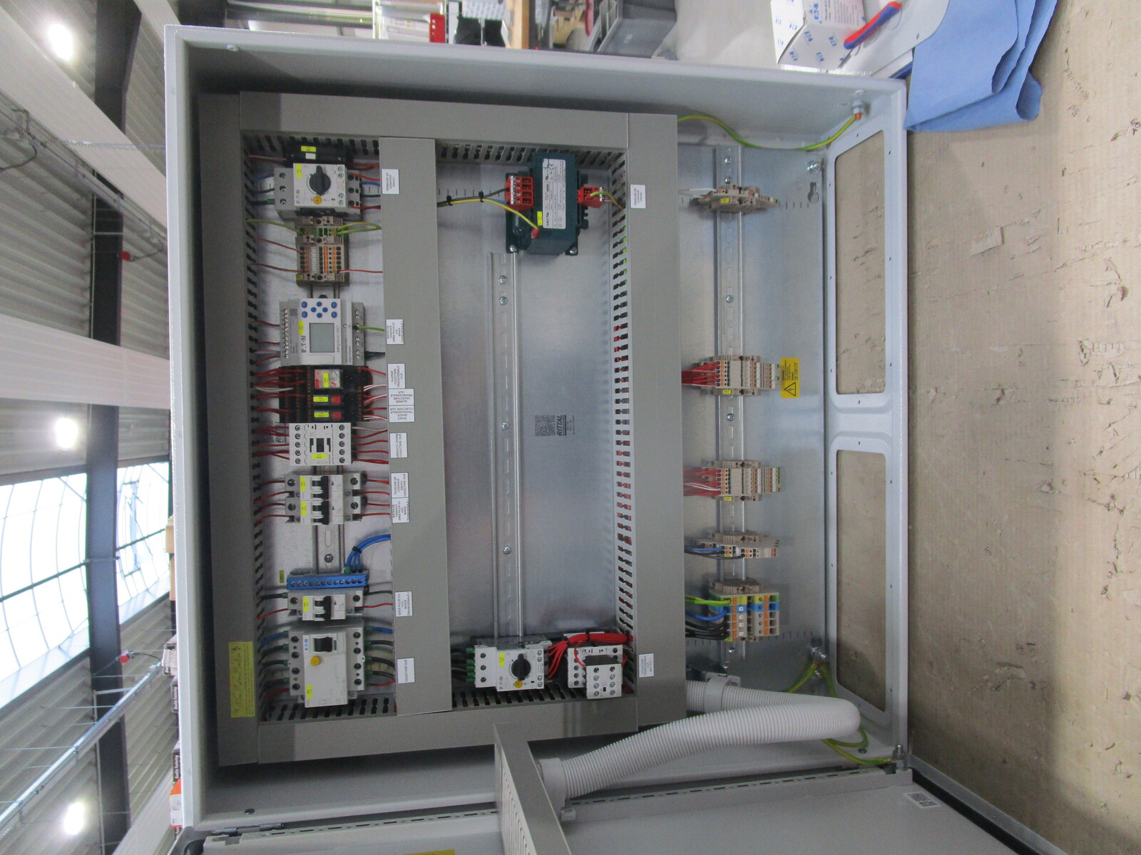 Control cabinet f/ Lumina EQS